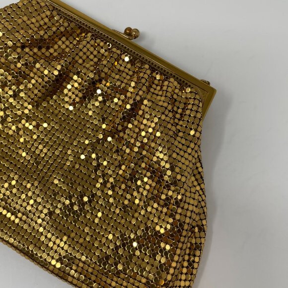 Vintage Whiting & Davis Gold Mesh Evening Bag Clutch PurseChain Strap Kiss Lock - Picture 1 of 7